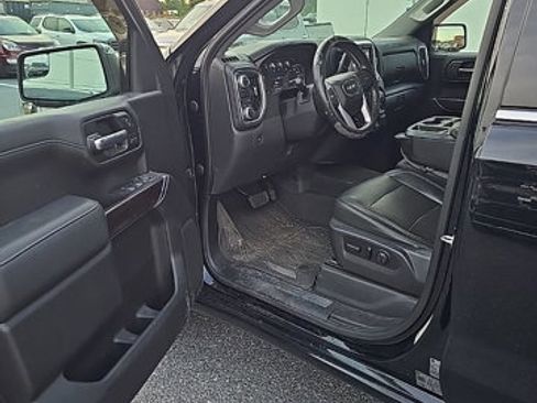 Used 2020 GMC Sierra 1500 SLT w/ X31 Off-Road Package AWD/4WD image 11