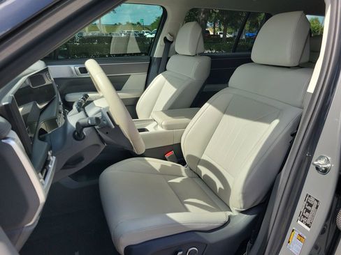 Used 2024 Hyundai Santa Fe SEL FWD image 16