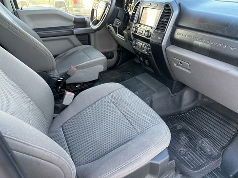 Used 2019 Ford F550 XLT image 16