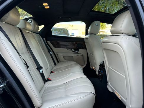 Used 2013 Jaguar XJ RWD image 28