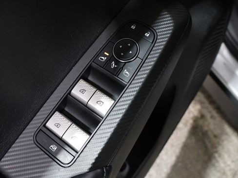 Used 2024 Mitsubishi Outlander SE image 14