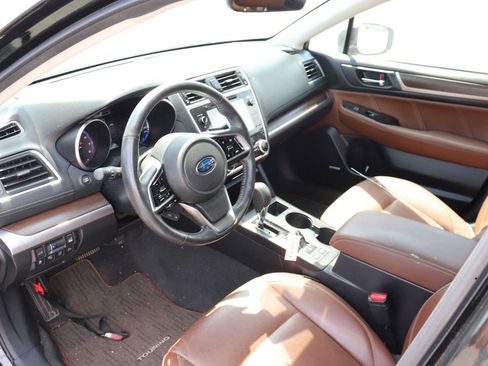 Used 2018 Subaru Outback 2.5i Touring w/ Popular Package #3 AWD/4WD image 10
