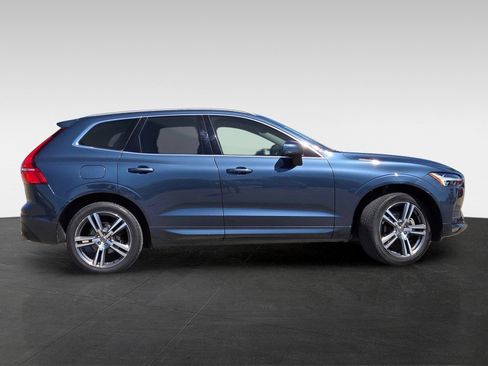Used 2021 Volvo XC60 T5 Momentum w/ Advanced Package AWD/4WD image 4