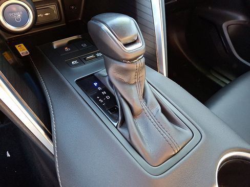 Certified 2022 Toyota Venza XLE image 15