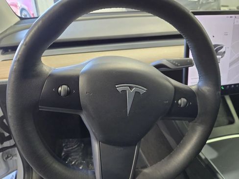 Used 2021 Tesla Model Y Long Range AWD/4WD image 15