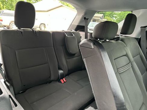 Used 2022 Ford Explorer XLT AWD/4WD image 7