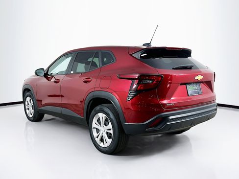 Used 2025 Chevrolet Trax LS image 5
