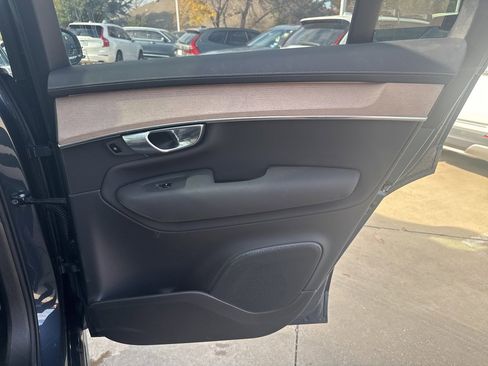 Certified 2025 Volvo XC90 B6 Plus image 15