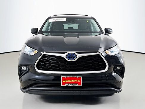 Certified 2022 Toyota Highlander LE image 2