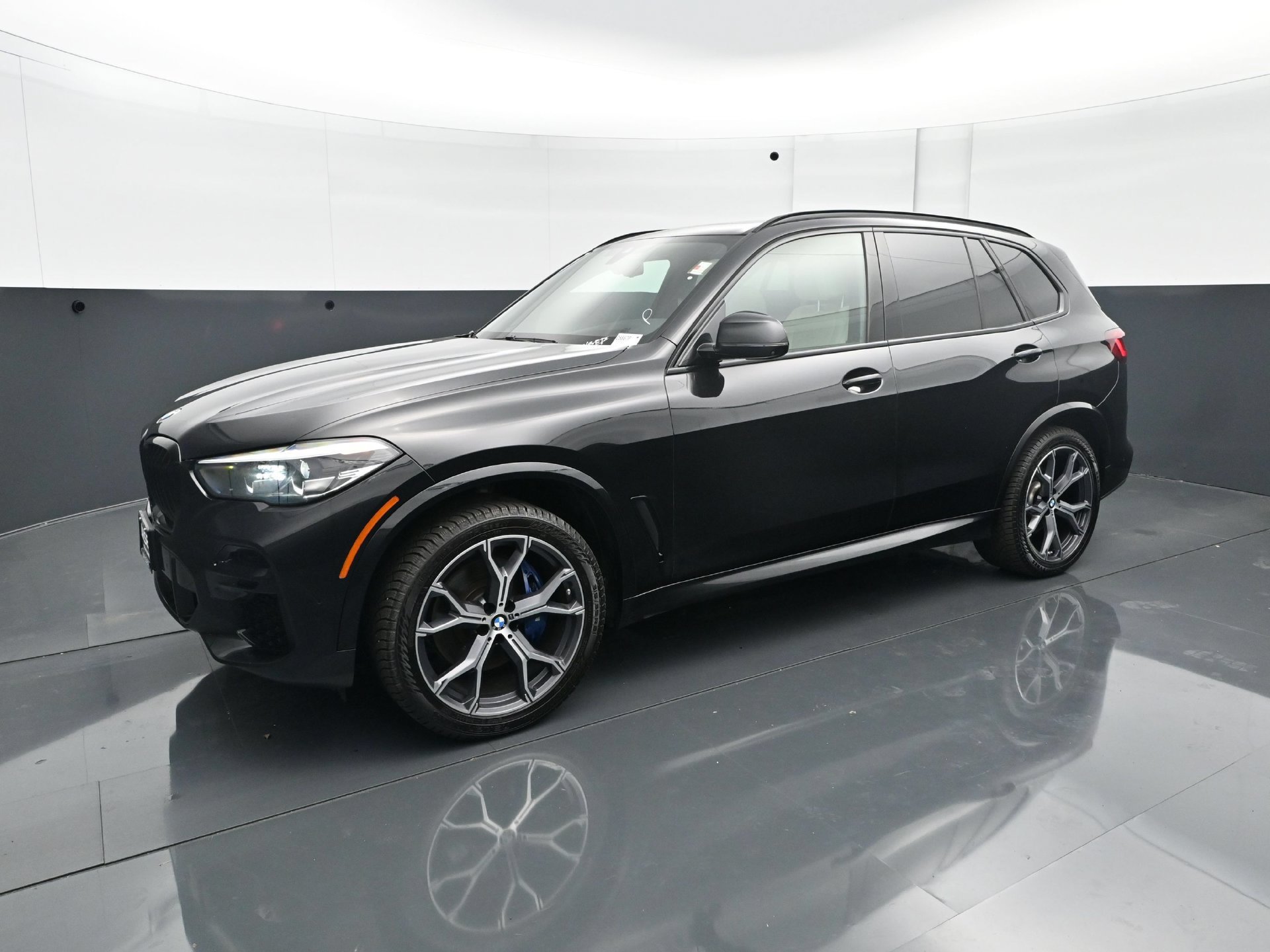 Used 2022 BMW X5 xDrive40i AWD/4WD image 2