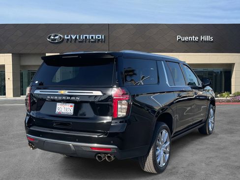 Used 2023 Chevrolet Suburban High Country w/ Premium Package image 5