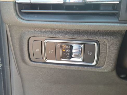 Used 2022 Lincoln Corsair Reserve w/ Equipment Group 201A FWD image 16