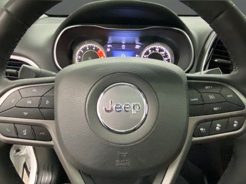 Used 2022 Jeep Cherokee Limited AWD/4WD image 16