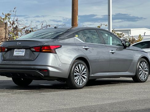 Certified 2024 Nissan Altima 2.5 SV image 4