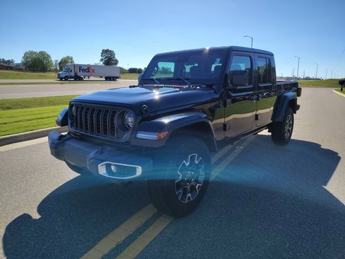 New 2025 Jeep Gladiator Sport w/ Premium Package image 3