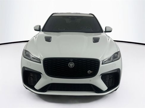 Used 2023 Jaguar F-PACE SVR image 2