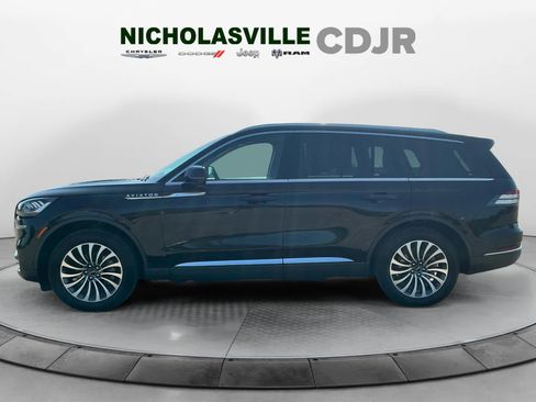 Used 2024 Lincoln Aviator Reserve w/ Elements Package Plus AWD/4WD image 2