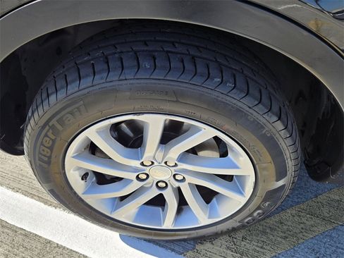 Used 2016 Land Rover Discovery Sport HSE image 10