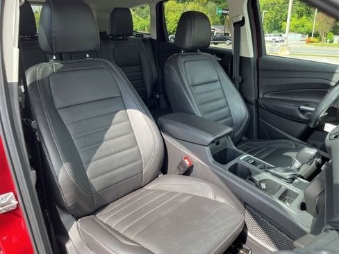 Used 2017 Ford Escape SE w/ SE Leather Comfort Package image 23