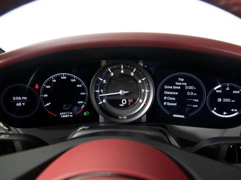 Used 2020 Porsche 911 Carrera 4S AWD/4WD image 23
