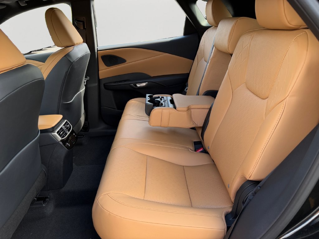 New 2026 Lexus RX 350 AWD/4WD image 8