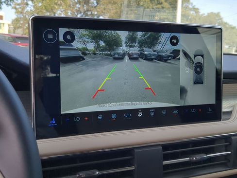 New 2026 Lincoln Corsair Premiere image 16