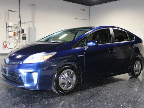 Used 2013 Toyota Prius Four FWD image 7