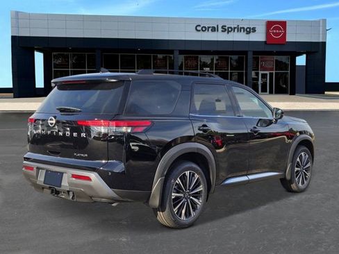 New 2026 Nissan Pathfinder Platinum FWD image 5