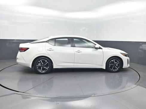 Used 2025 Nissan Sentra SV FWD image 33