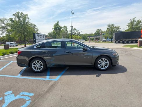 Used 2016 Chevrolet Malibu LT w/ Leather Package FWD image 4