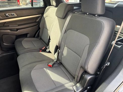 Used 2019 Ford Explorer XLT w/ Equipment Group 201A AWD/4WD image 29