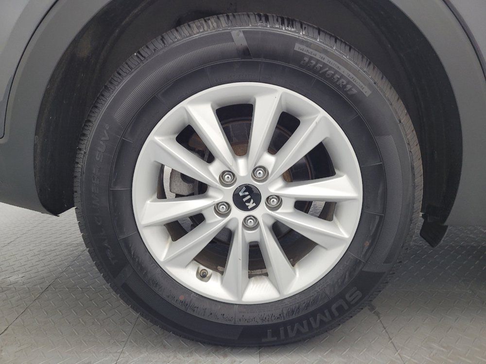 Used 2019 Kia Sorento AWD V6 image 31