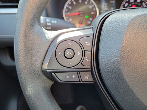 Used 2022 Toyota RAV4 XLE w/ Convenience Package FWD image 28