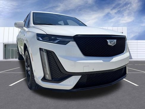 Certified 2023 Cadillac XT6 Sport w/ LPO, Onyx Lite Package AWD/4WD image 8