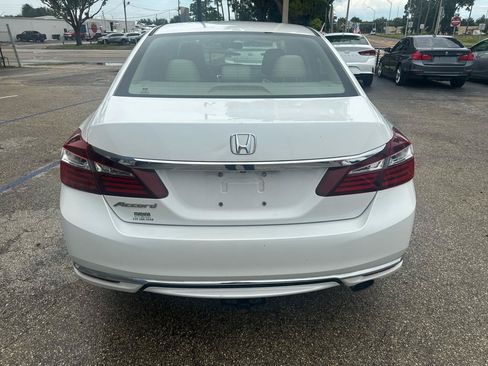 Used 2017 Honda Accord LX image 6