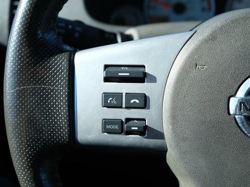 Used 2021 Nissan Frontier PRO-4X w/ Pro-4x Utility Package image 38