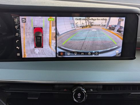 New 2025 Nissan Murano Platinum image 17