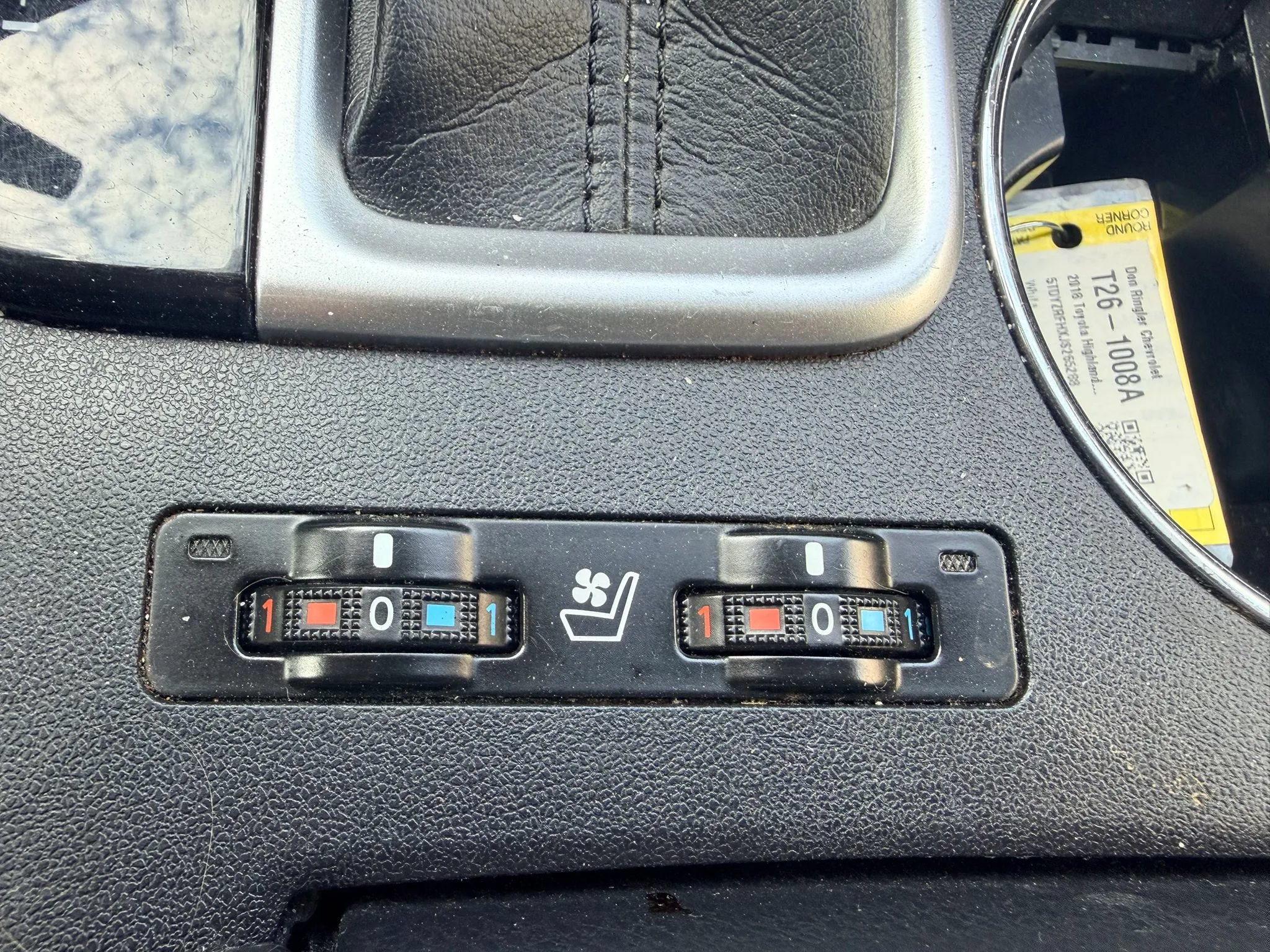 Used 2018 Toyota Highlander Limited FWD image 22