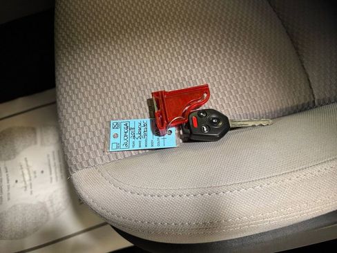 Used 2018 Subaru Forester 2.5i Premium w/ All-Weather Package image 32