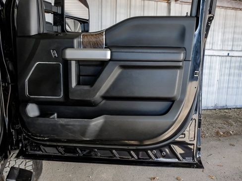 Used 2019 Ford F250 Lariat w/ Lariat Ultimate Package image 45