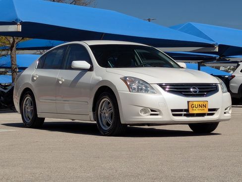 Used 2011 Nissan Altima 2.5 image 2