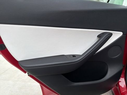 Used 2021 Tesla Model Y Long Range image 20