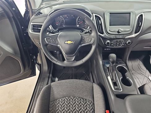 Used 2023 Chevrolet Equinox LT image 22