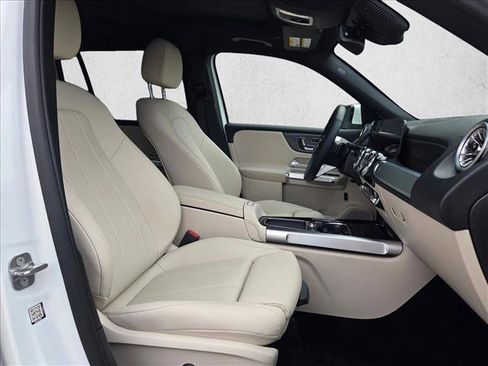 Certified 2025 Mercedes-Benz GLB 250 image 23