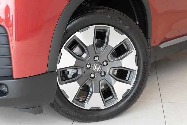 New 2026 Honda Pilot Elite image 2
