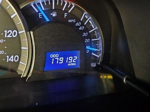 Used 2014 Toyota Camry SE image 13