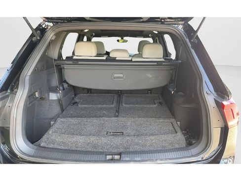 Certified 2020 Volkswagen Tiguan SE R-Line FWD image 11
