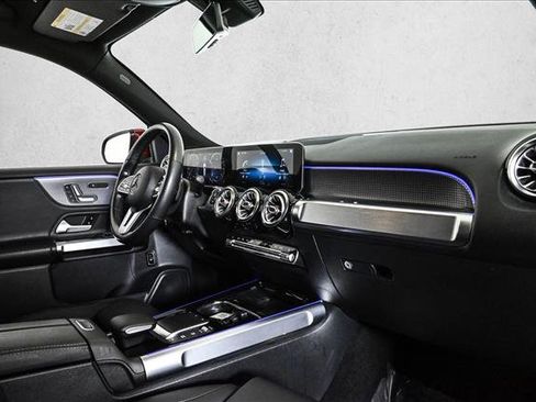 Certified 2021 Mercedes-Benz GLB 250 4MATIC image 23