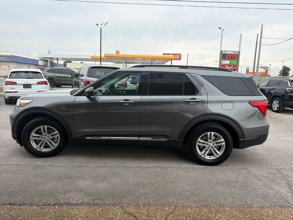 Used 2023 Ford Explorer XLT w/ Equipment Group 202A RWD image 8