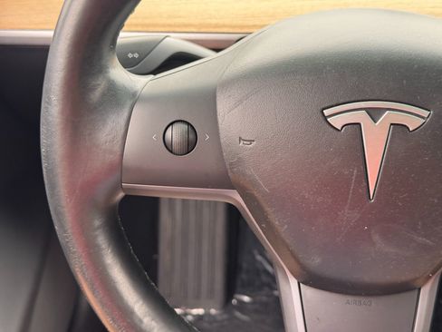 Used 2018 Tesla Model 3 Long Range RWD image 18